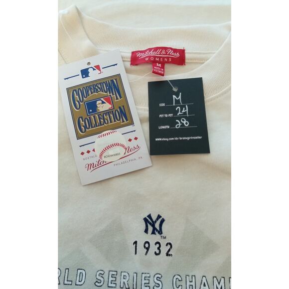 New York Yankees Mitchell & Ness 1932 World Series Champs Tee Women's Medium - Picture 6 of 6